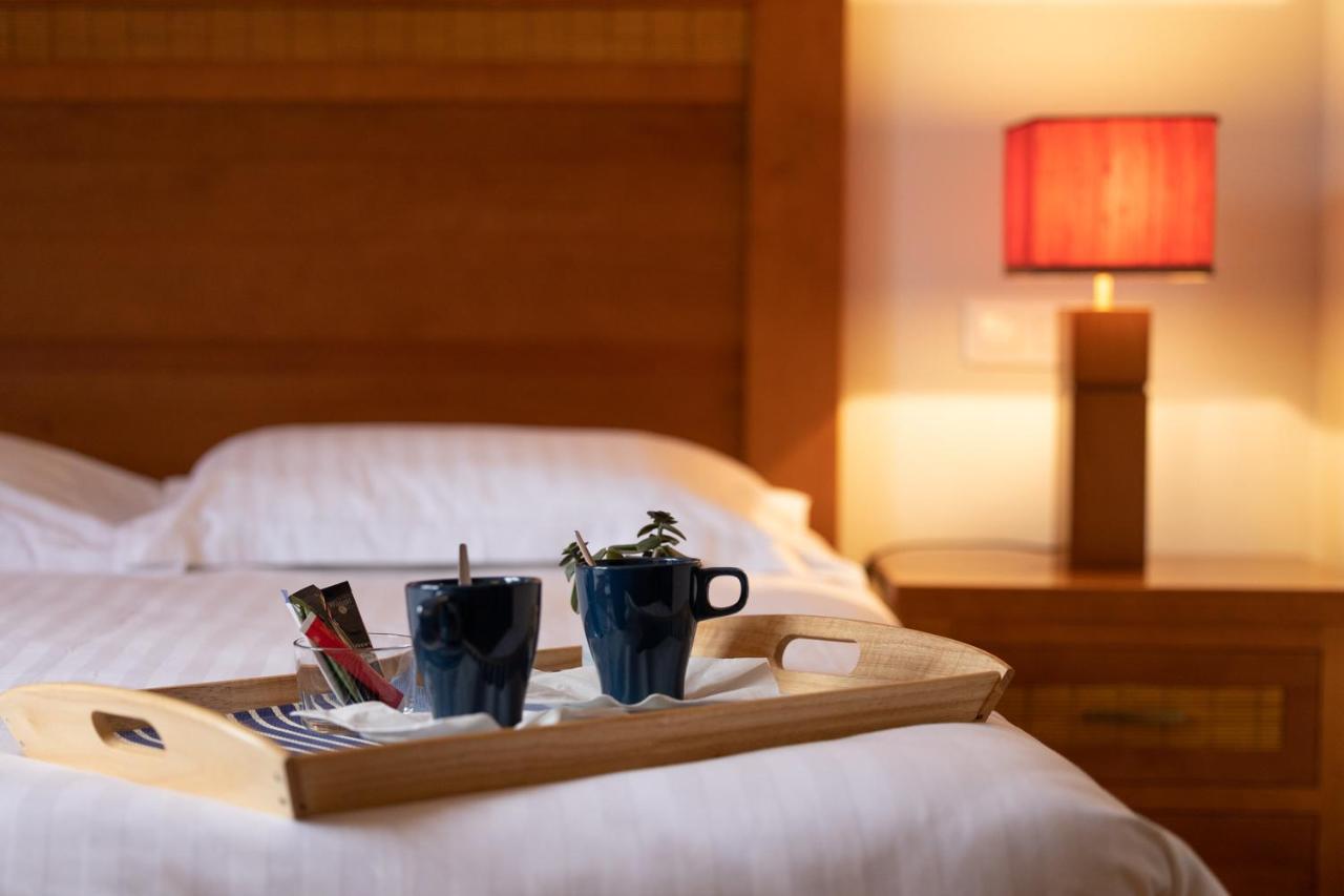 Hotel Lastiry Сар Екстер'єр фото