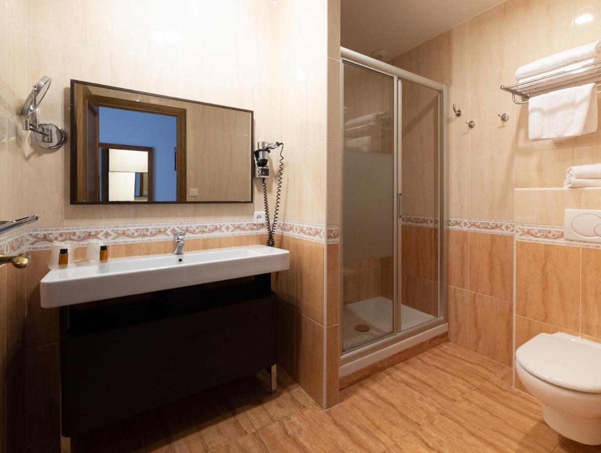 Hotel Lastiry Сар Екстер'єр фото
